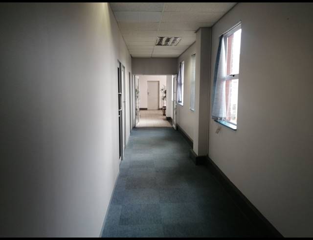 196M² OFFICE TO LET IN WESTVILLE
